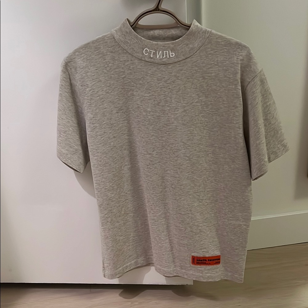 HERON PRESTON grey tshirt size Medium